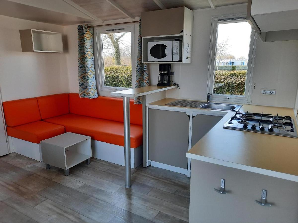 Camping Le Robinson Hotel Colleville-sur-Mer Bagian luar foto