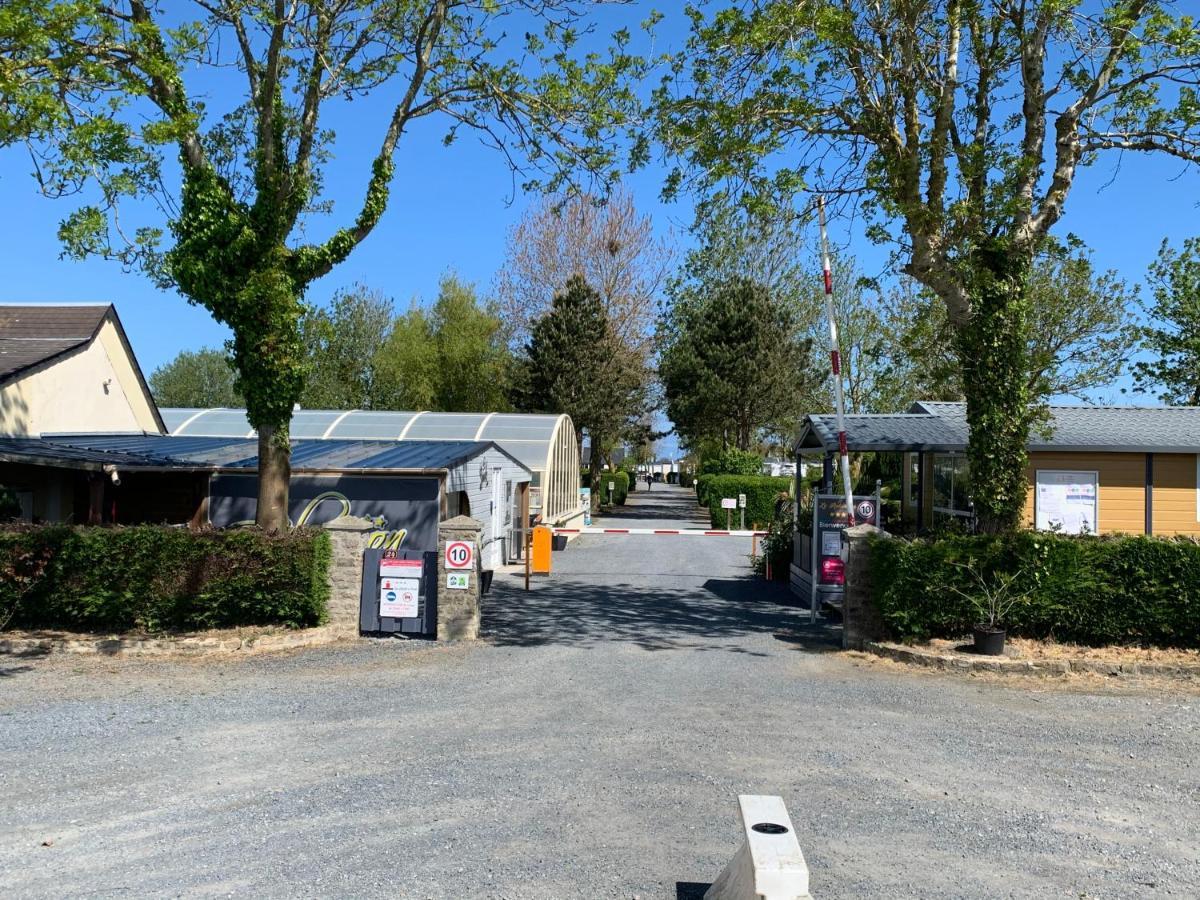 Camping Le Robinson Hotel Colleville-sur-Mer Bagian luar foto