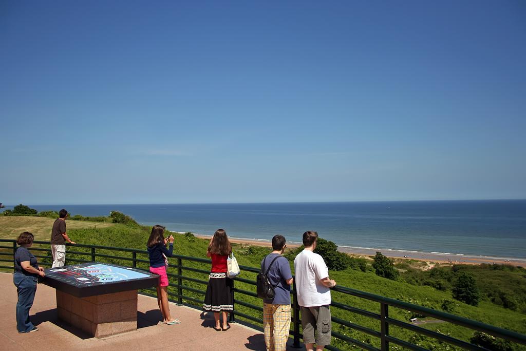 Camping Le Robinson Hotel Colleville-sur-Mer Bagian luar foto