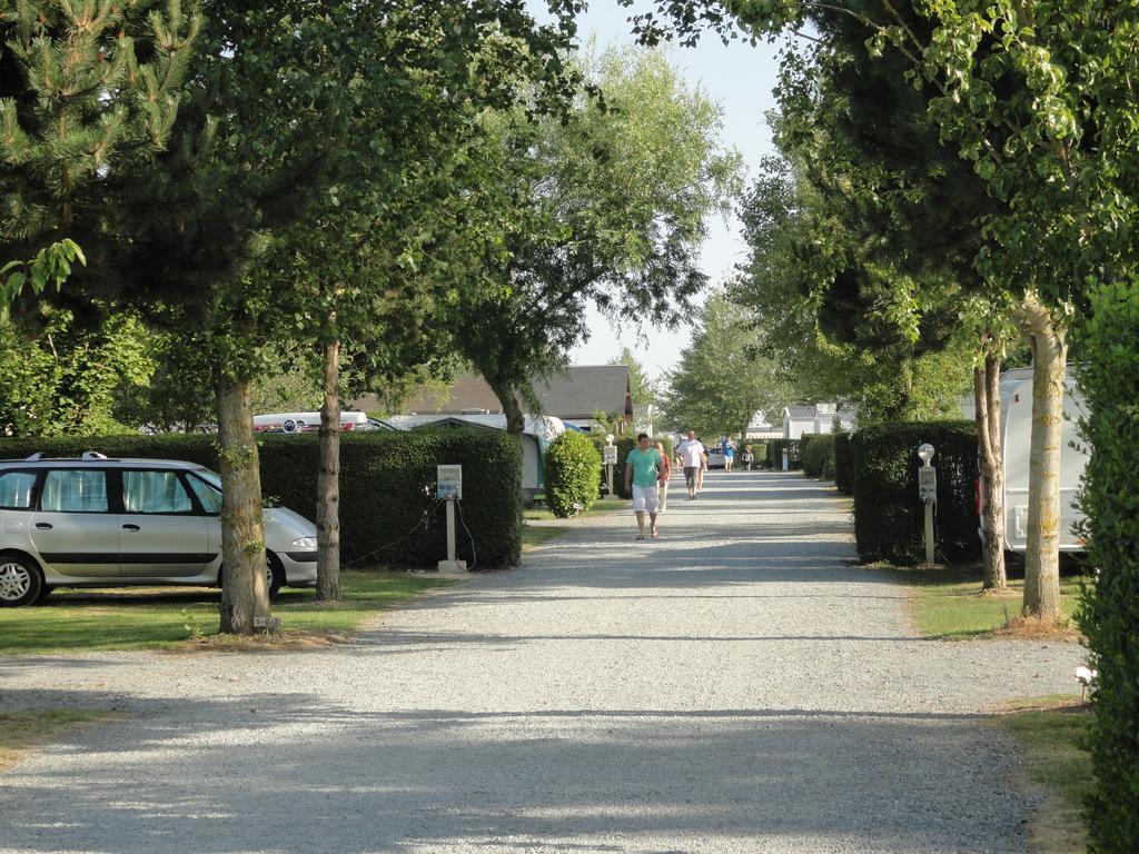 Camping Le Robinson Hotel Colleville-sur-Mer Bagian luar foto